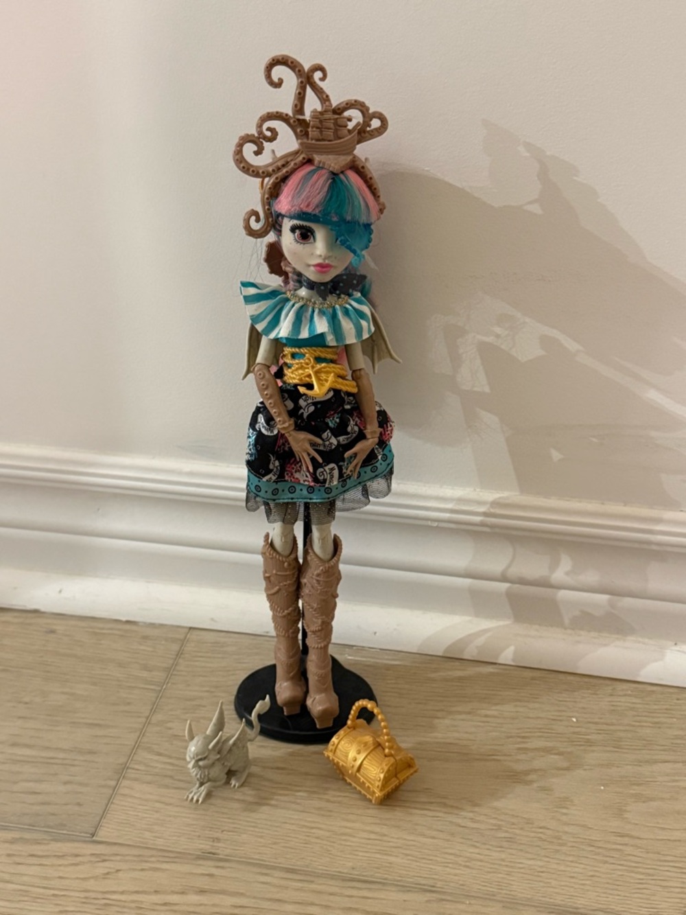 Monster High Shriekwrecked Nautical Ghouls Rochelle Goyle Doll RARE HTF 2015